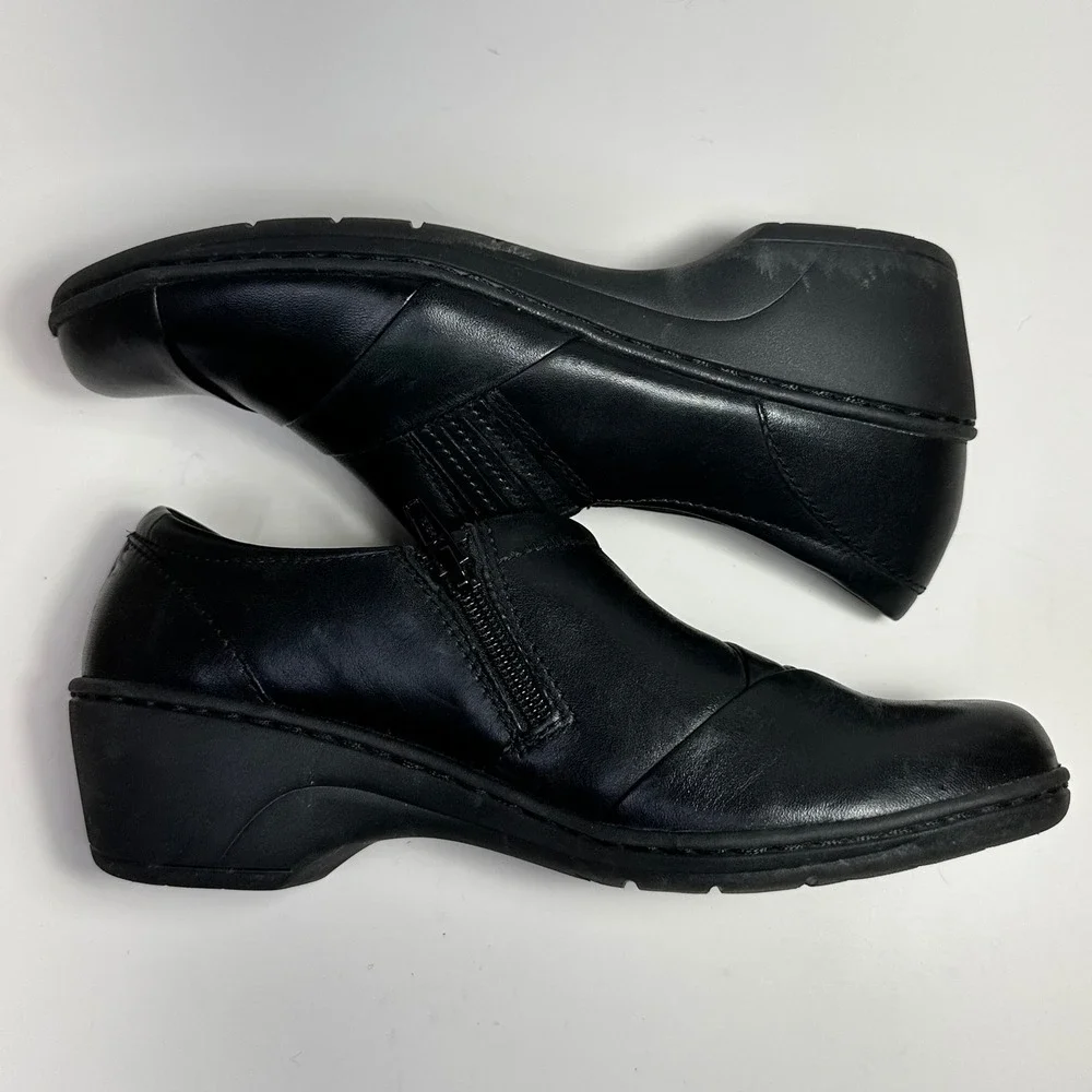 Clarks Collection Black Leather Wedge Loafers Side Zip Shoes Womens Size 8 M